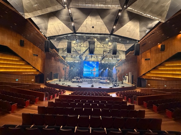 06.11.25 · Stage build